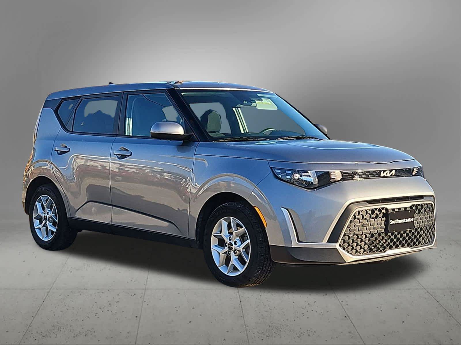 Used 2024 Kia Soul LX w/ Option Group 015 FWD image 8