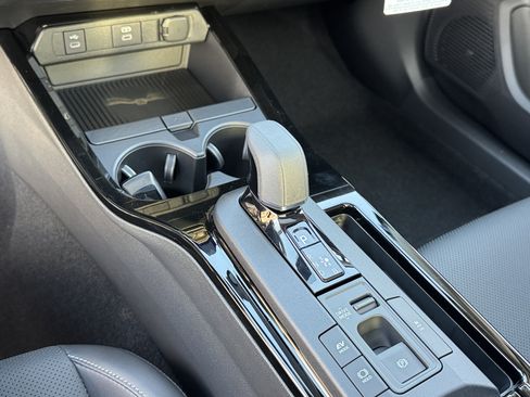 New 2027 Toyota Prius Limited FWD image 19