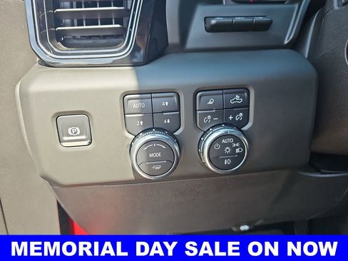 Used 2025 GMC Sierra 1500 AT4 w/ AT4 Premium Package AWD/4WD image 28