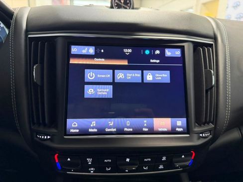 Used 2023 Maserati Levante GT AWD/4WD image 37