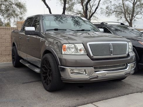 Used 2006 Lincoln Mark LT 2WD image 3