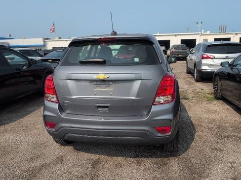 Used 2020 Chevrolet Trax LS FWD image 5
