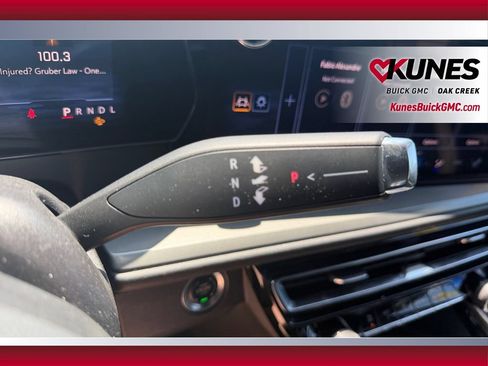Used 2024 Chevrolet Traverse LT FWD image 29