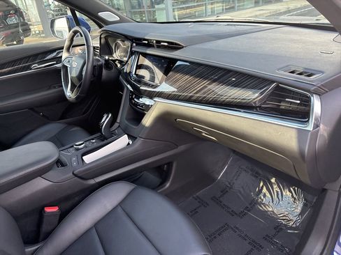 Used 2025 Cadillac XT6 Premium Luxury image 26