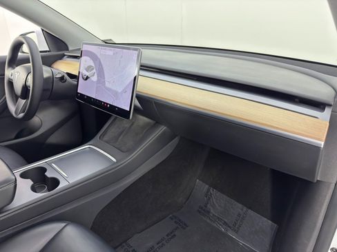 Used 2021 Tesla Model Y Long Range image 15