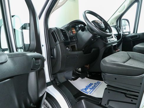 Used 2023 RAM ProMaster 2500 FWD image 3