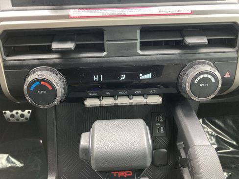 Used 2024 Toyota Tacoma TRD Sport image 17