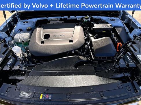 Certified 2025 Volvo XC40 B5 Plus image 12
