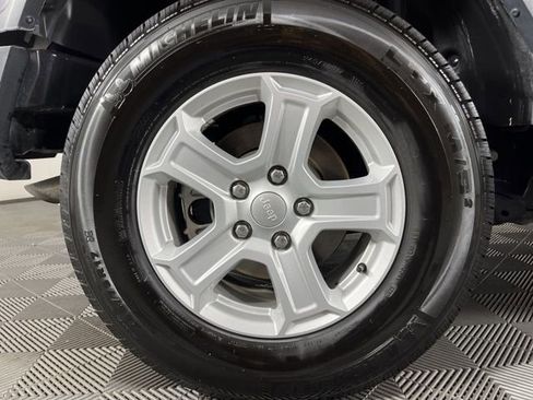 Used 2023 Jeep Wrangler Sport S image 16