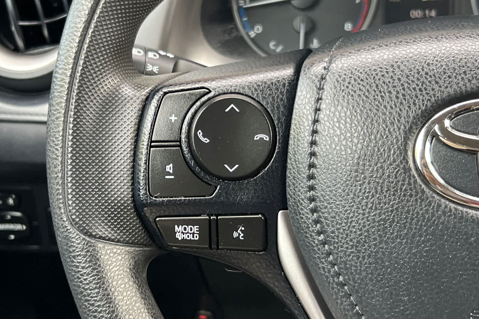 Used 2017 Toyota RAV4 LE w/ Carpet Mat Package FWD image 24