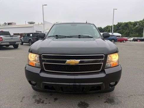 Used 2013 Chevrolet Suburban LT w/ Luxury Package AWD/4WD image 8