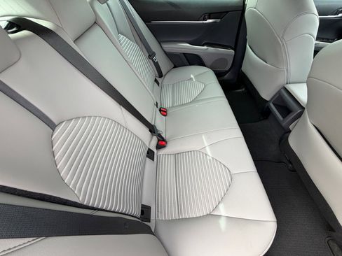 Used 2023 Toyota Camry SE w/ Convenience Package image 12