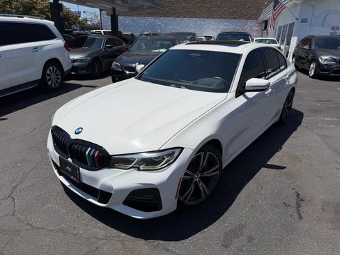 Used 2019 BMW 330i Sedan w/ M Sport Package RWD image 2