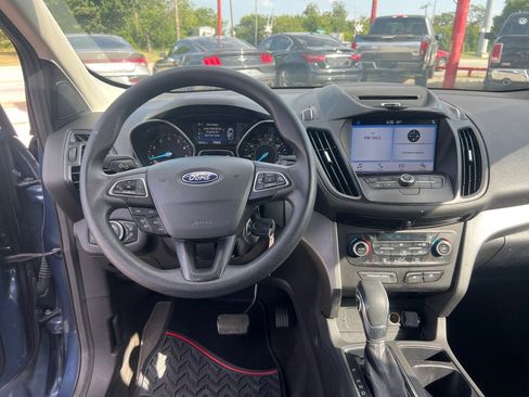 Used 2018 Ford Escape SE w/ SE Sync 3 Package FWD image 13