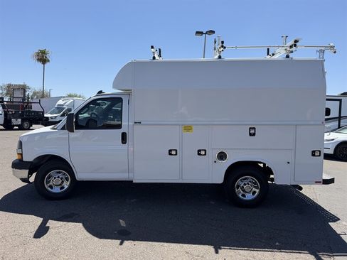 Used 2024 Chevrolet Express 3500 w/ Power Convenience Package RWD image 5