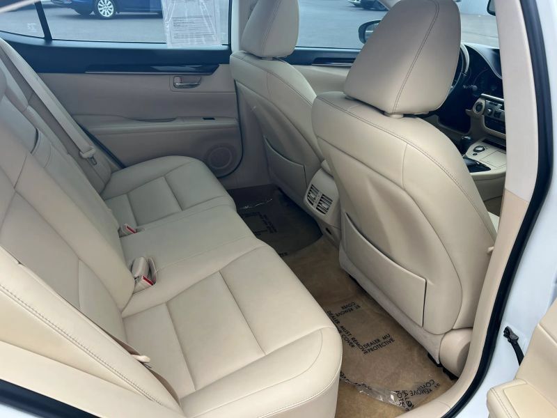 Used 2013 Lexus ES 350 w/ Premium Pkg FWD image 9