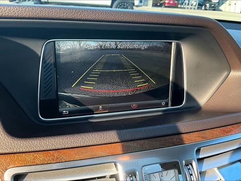 Used 2016 Mercedes-Benz E 250 Sedan w/ Premium Package image 32