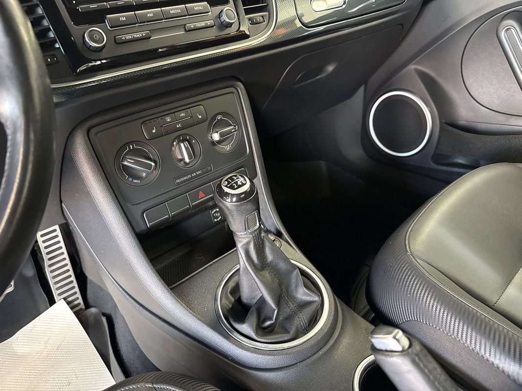 Used 2012 Volkswagen Beetle 2.0T FWD image 37