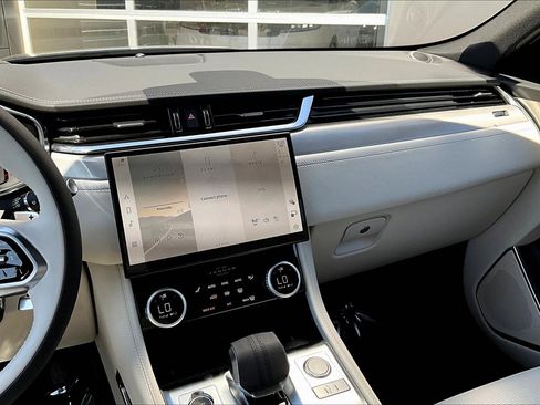 New 2025 Jaguar F-PACE R-Dynamic S image 7