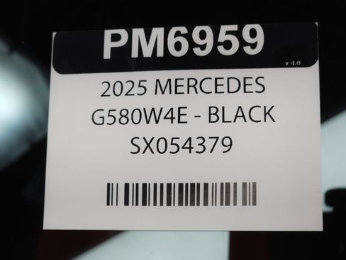 Used 2025 Mercedes-Benz G 580 w/ Manufactur Interior Package image 38