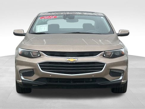 Used 2018 Chevrolet Malibu Premier w/ Premier Sun and Wheel Package image 8