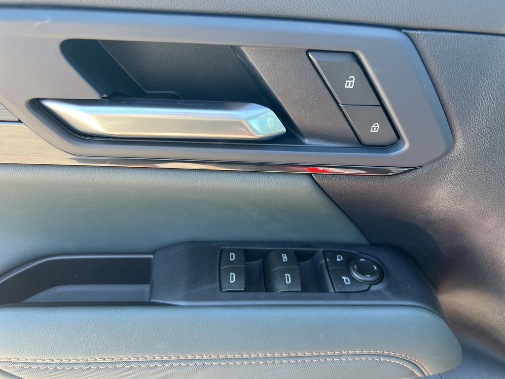 New 2026 GMC Terrain AT4 w/ LPO, Black Badging Package AWD/4WD image 20