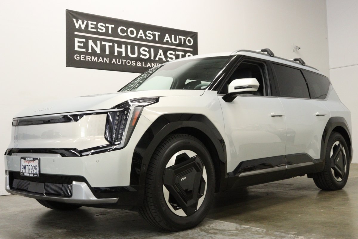 Used 2024 Kia EV9 Land AWD/4WD image 1