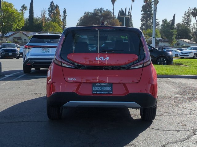 Certified 2025 Kia Soul LX w/ LX Technology Package FWD image 4