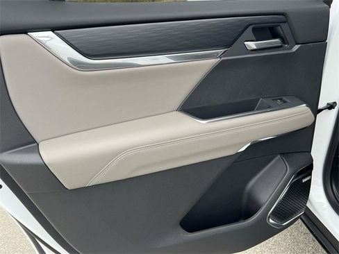 New 2025 GMC Acadia Elevation image 24