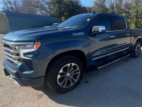 Used 2024 Chevrolet Silverado 1500 High Country w/ Technology Package image 4