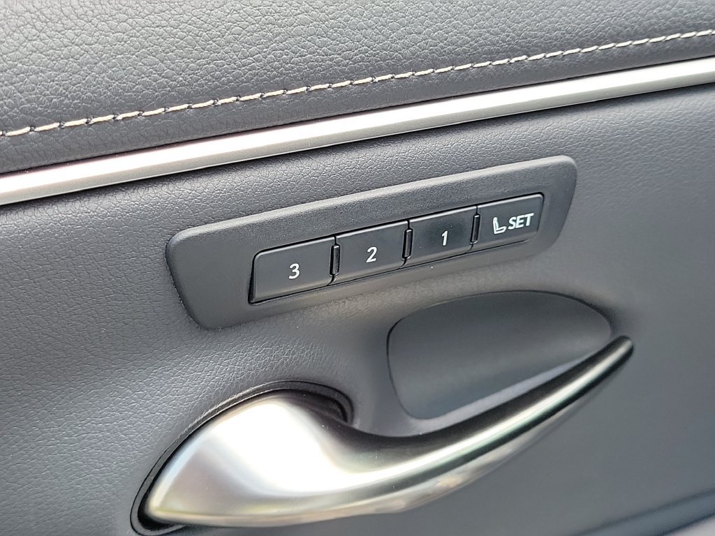 Used 2023 Lexus ES 350 F Sport w/ Accessory Package (Z2) FWD image 19