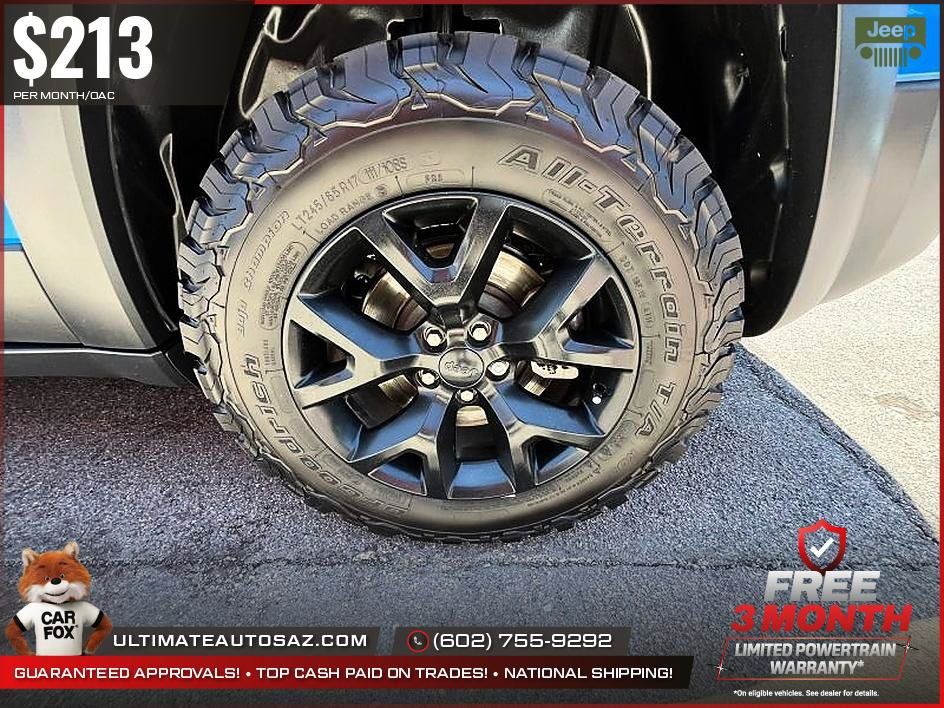 Used 2017 Jeep Cherokee Trailhawk w/ Comfort/Convenience Group AWD/4WD image 18