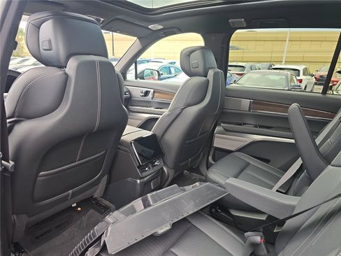 Used 2026 Cadillac Vistiq Sport w/ LPO, Floor Liner Package AWD/4WD image 14