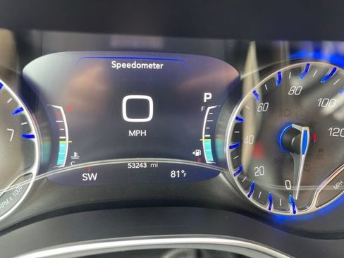 Used 2025 Chrysler Pacifica Limited FWD image 24