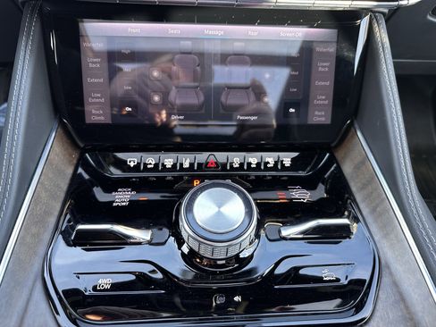 Used 2023 Jeep Grand Wagoneer L Series II w/ Premium Group II image 29