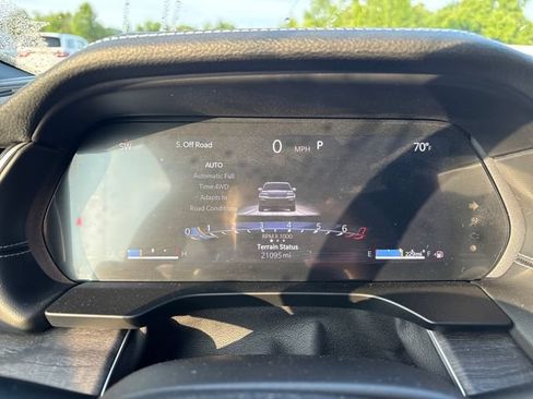 Used 2025 Jeep Grand Cherokee L Limited w/ Trailer Tow Package AWD/4WD image 13