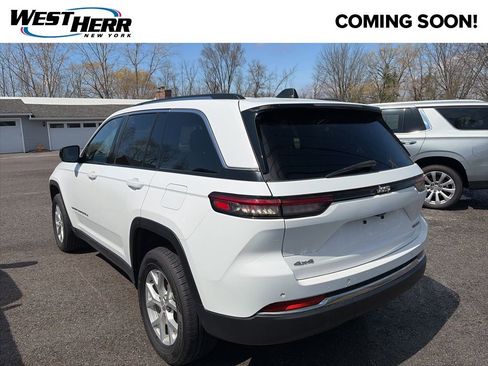 Used 2023 Jeep Grand Cherokee Limited AWD/4WD image 4