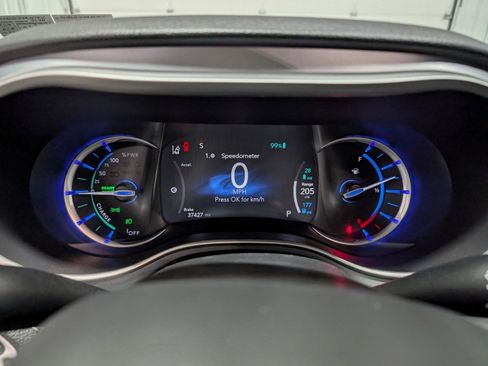 Used 2022 Chrysler Pacifica Touring-L w/ S Appearance Package image 16