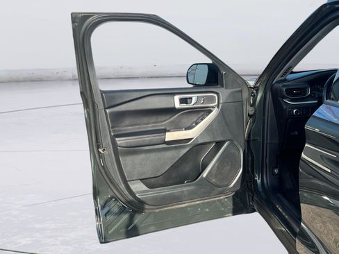 Used 2022 Ford Explorer XLT w/ Equipment Group 202A RWD image 11