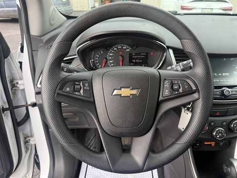 Used 2017 Chevrolet Trax LT image 12