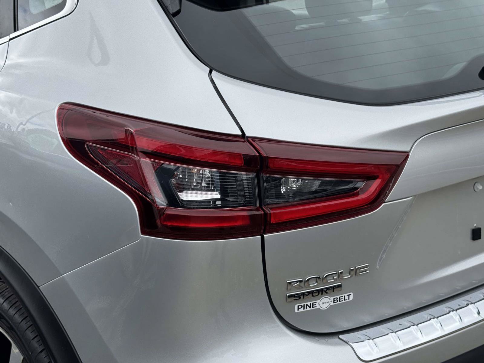 Used 2022 Nissan Rogue Sport SL AWD/4WD image 8