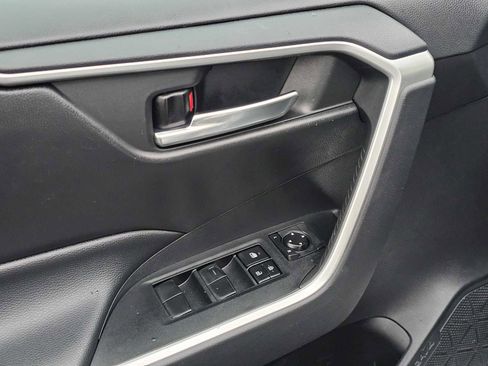 Used 2019 Toyota RAV4 XLE image 23