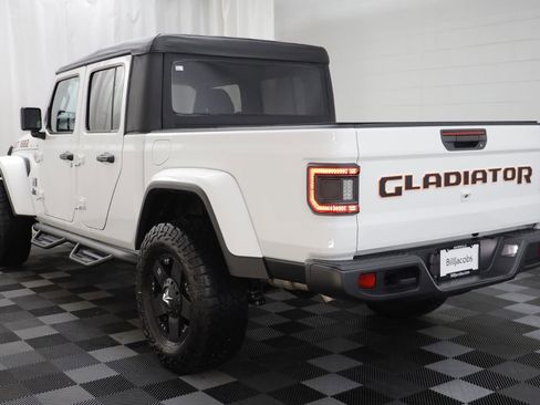 Used 2025 Jeep Gladiator Sport image 15