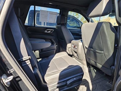 Used 2024 Chevrolet Tahoe Z71 w/ Luxury Package image 4
