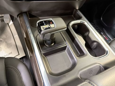 Used 2025 Chevrolet Silverado 1500 RST image 21