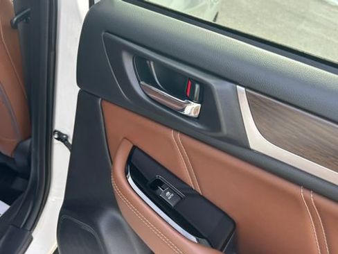 Used 2018 Subaru Outback 3.6R Touring image 41