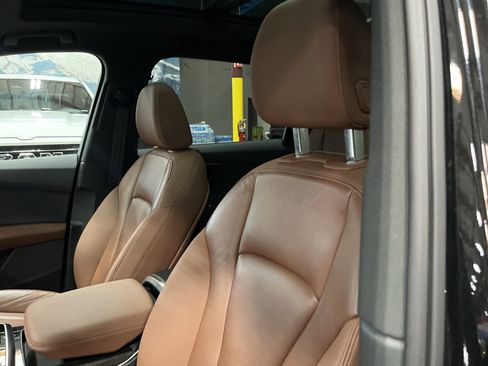 Used 2023 Audi Q7 3.0T Premium w/ Convenience Package AWD/4WD image 19