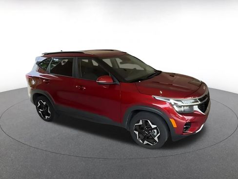 Used 2025 Kia Seltos S FWD image 2