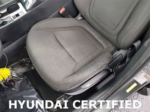 Certified 2022 Hyundai Tucson SE image 11