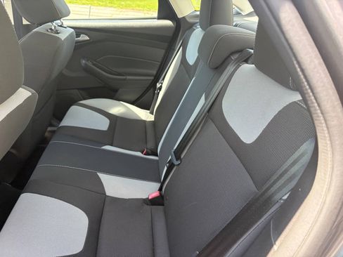 Used 2014 Ford Focus SE w/ SE Sport Package FWD image 14